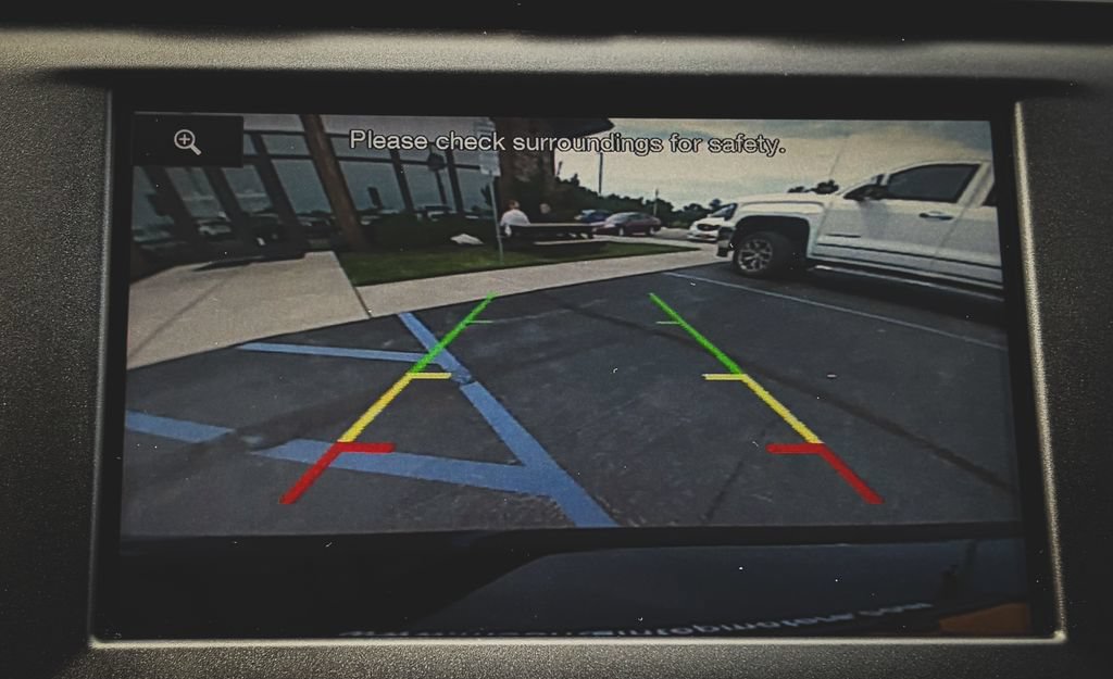 Used 2016 Ford Fusion SE FWD image 3