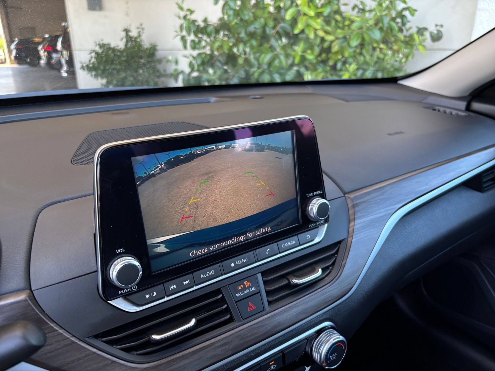 Used 2025 Nissan Altima 2.5 SV FWD image 24