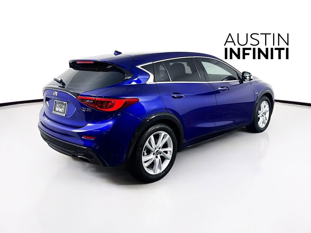 Used 2017 INFINITI QX30 image 7