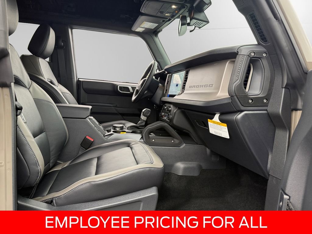 New 2025 Ford Bronco Outer Banks w/ Sasquatch Package AWD/4WD image 14