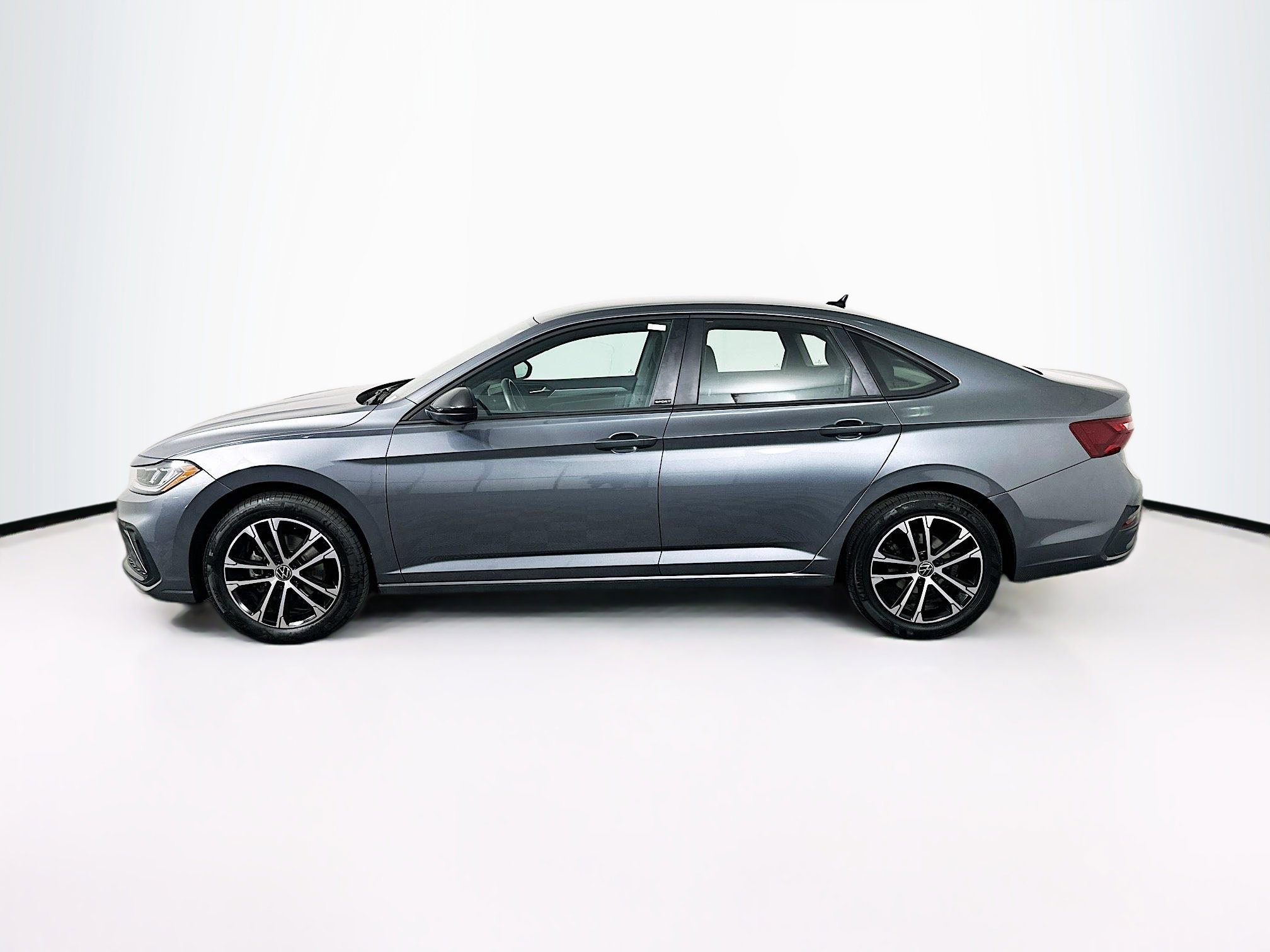 Used 2025 Volkswagen Jetta Sport FWD image 4