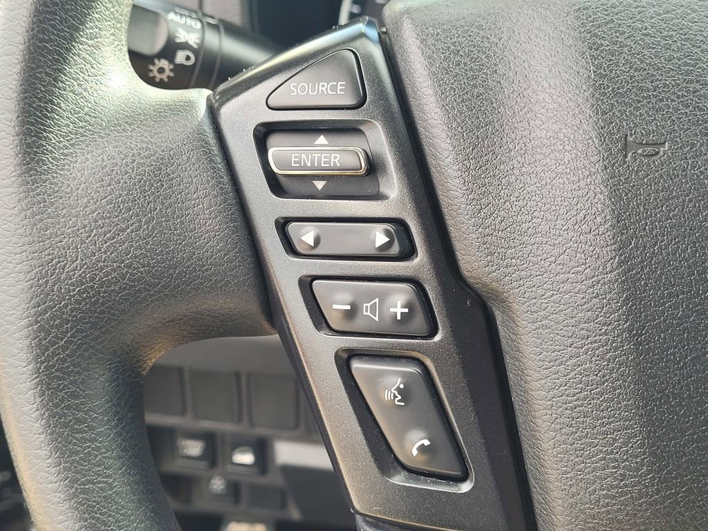 Used 2023 Nissan Frontier SV image 14