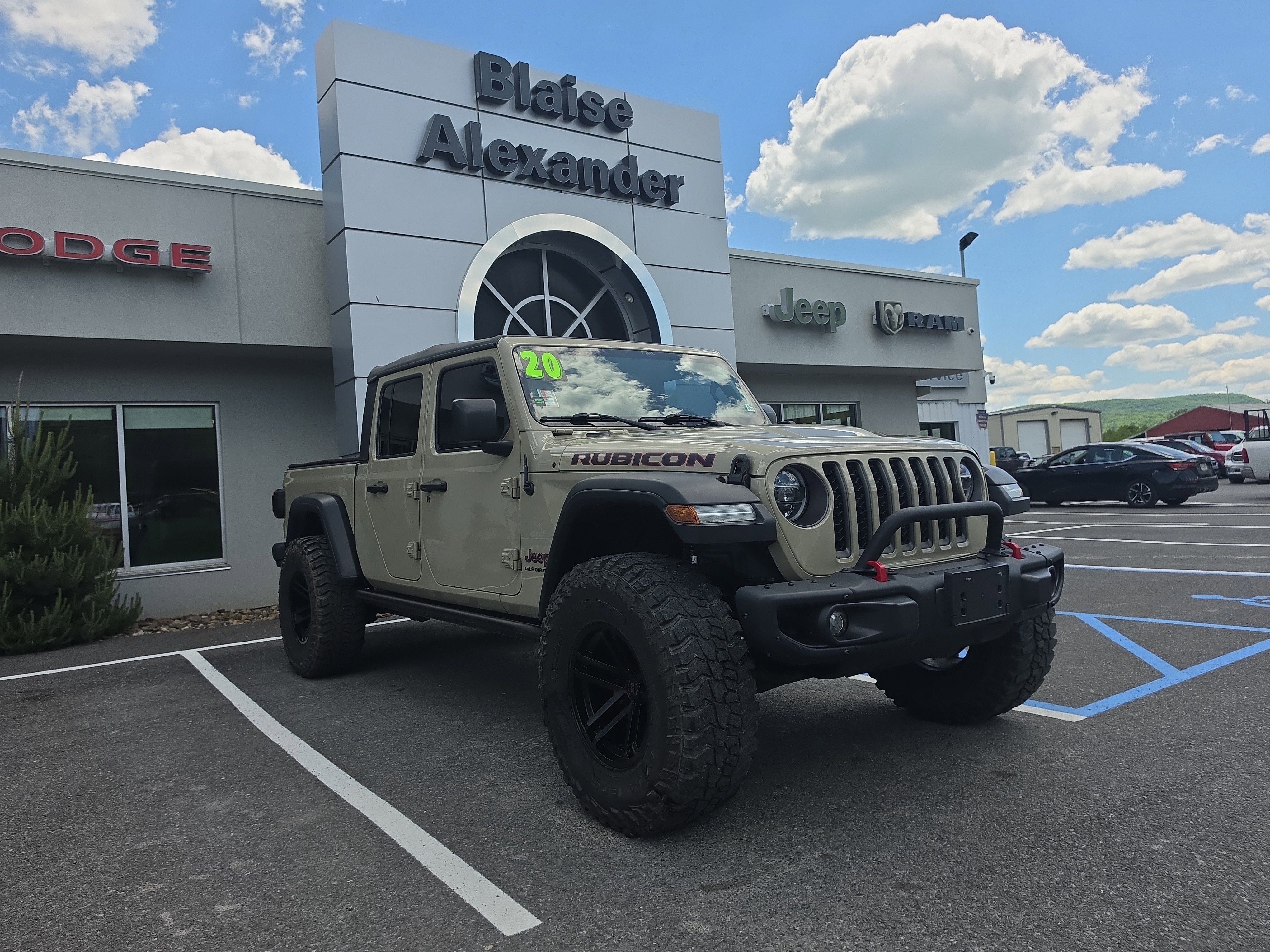 Used 2020 Jeep Gladiator Rubicon w/ LED Lighting Group AWD/4WD image 1