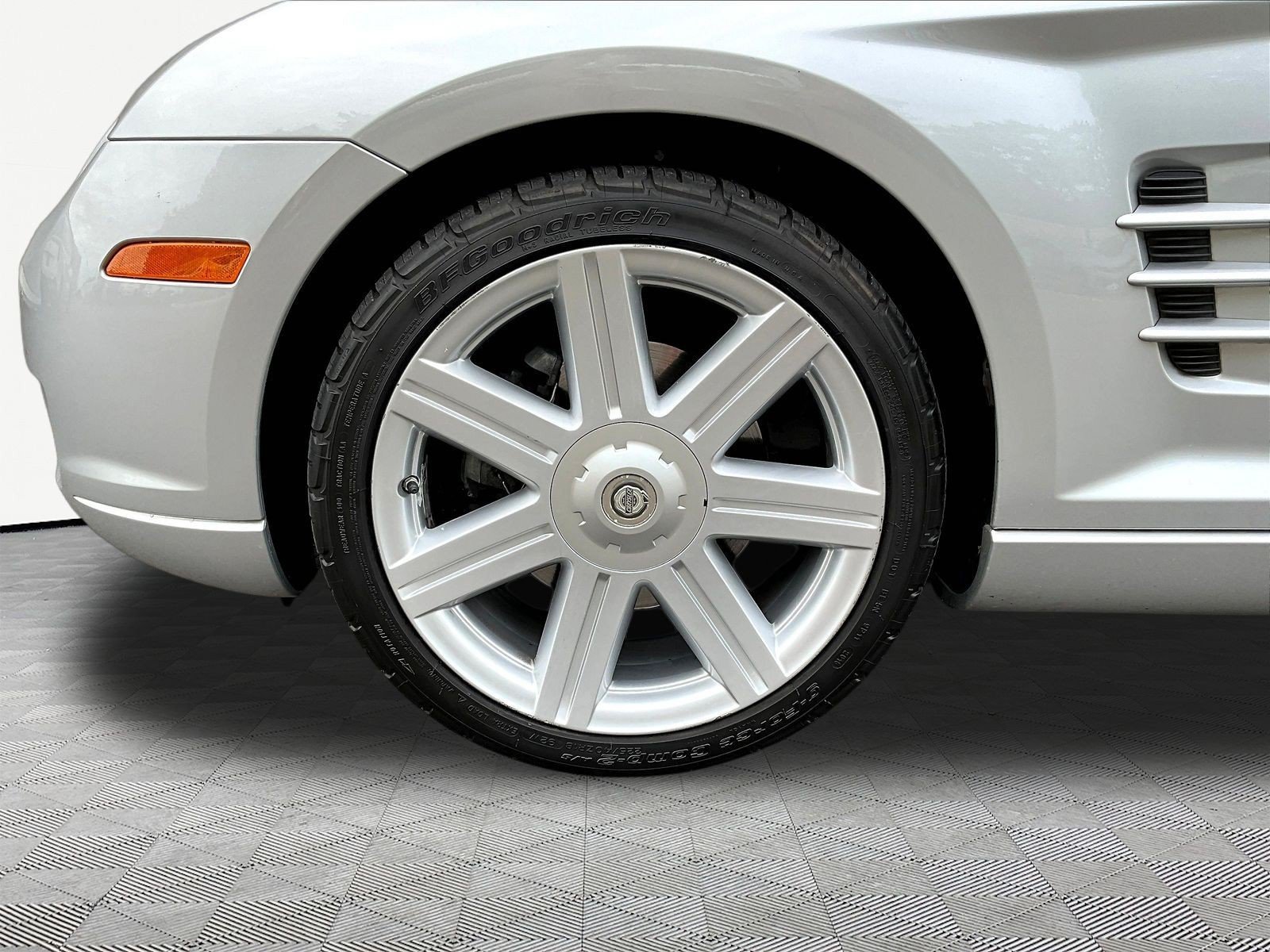Used 2007 Chrysler Crossfire Limited RWD image 29