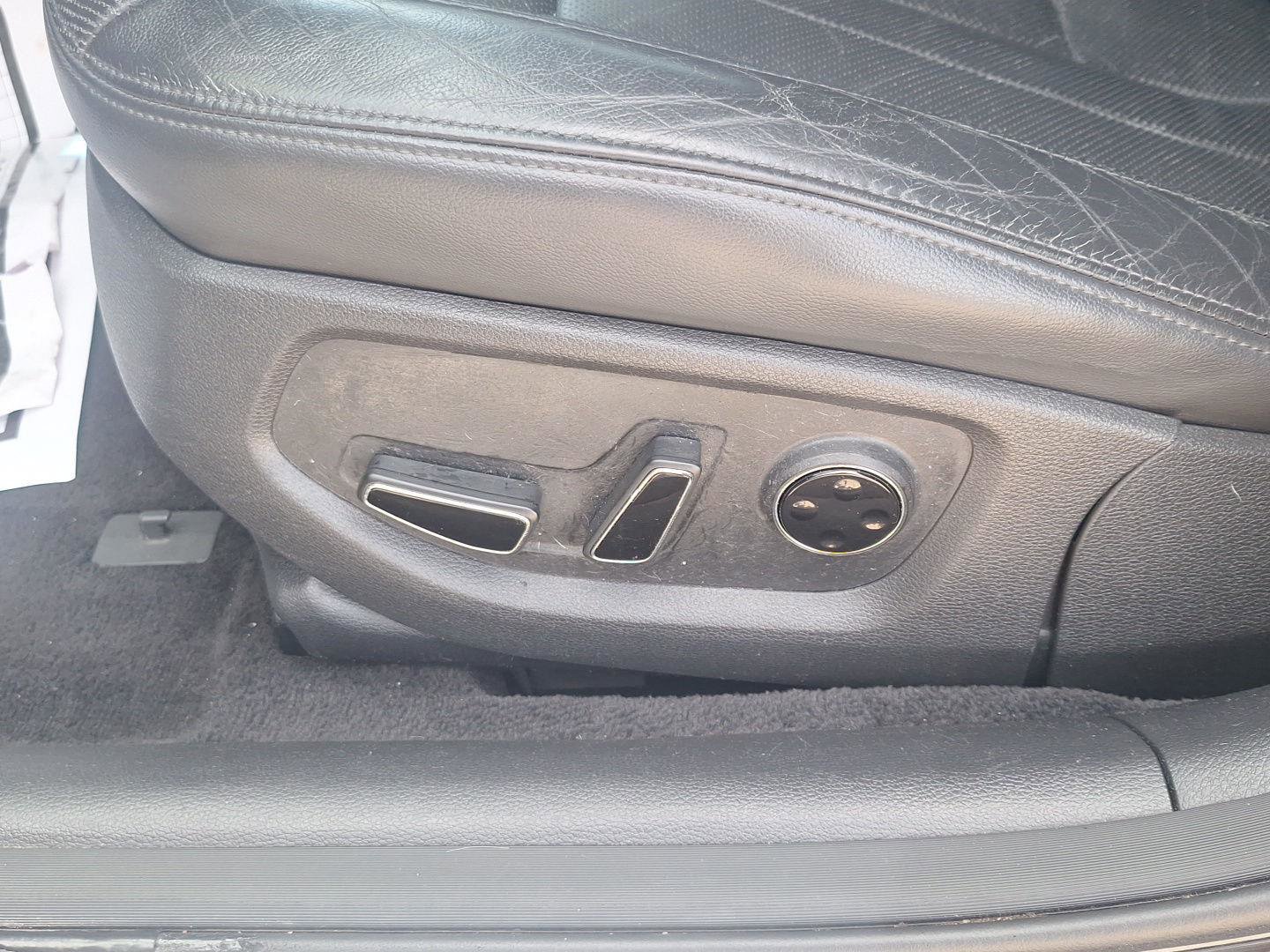 Used 2017 Genesis G80 3.8 RWD image 12