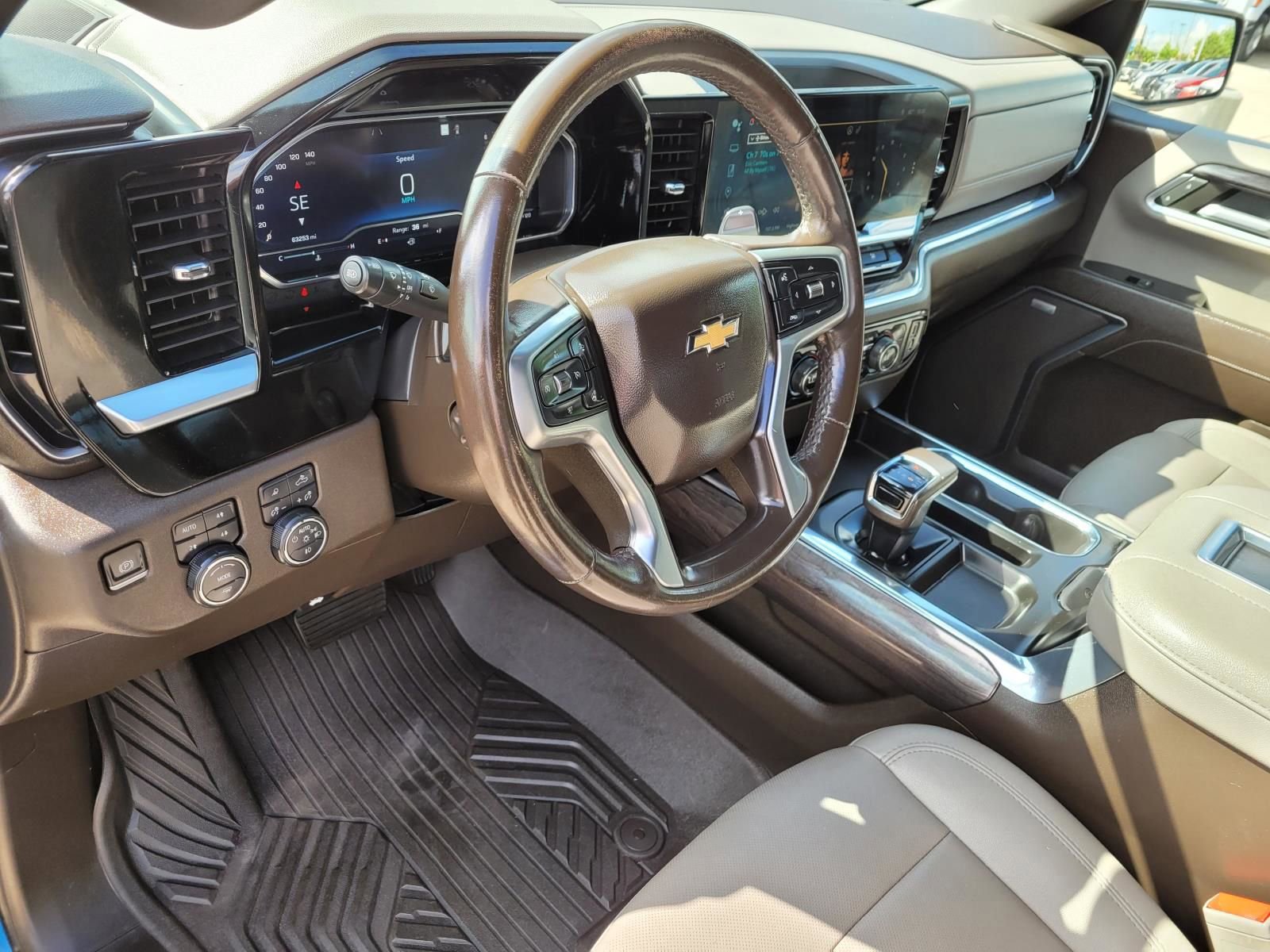 Used 2022 Chevrolet Silverado 1500 LTZ AWD/4WD image 23