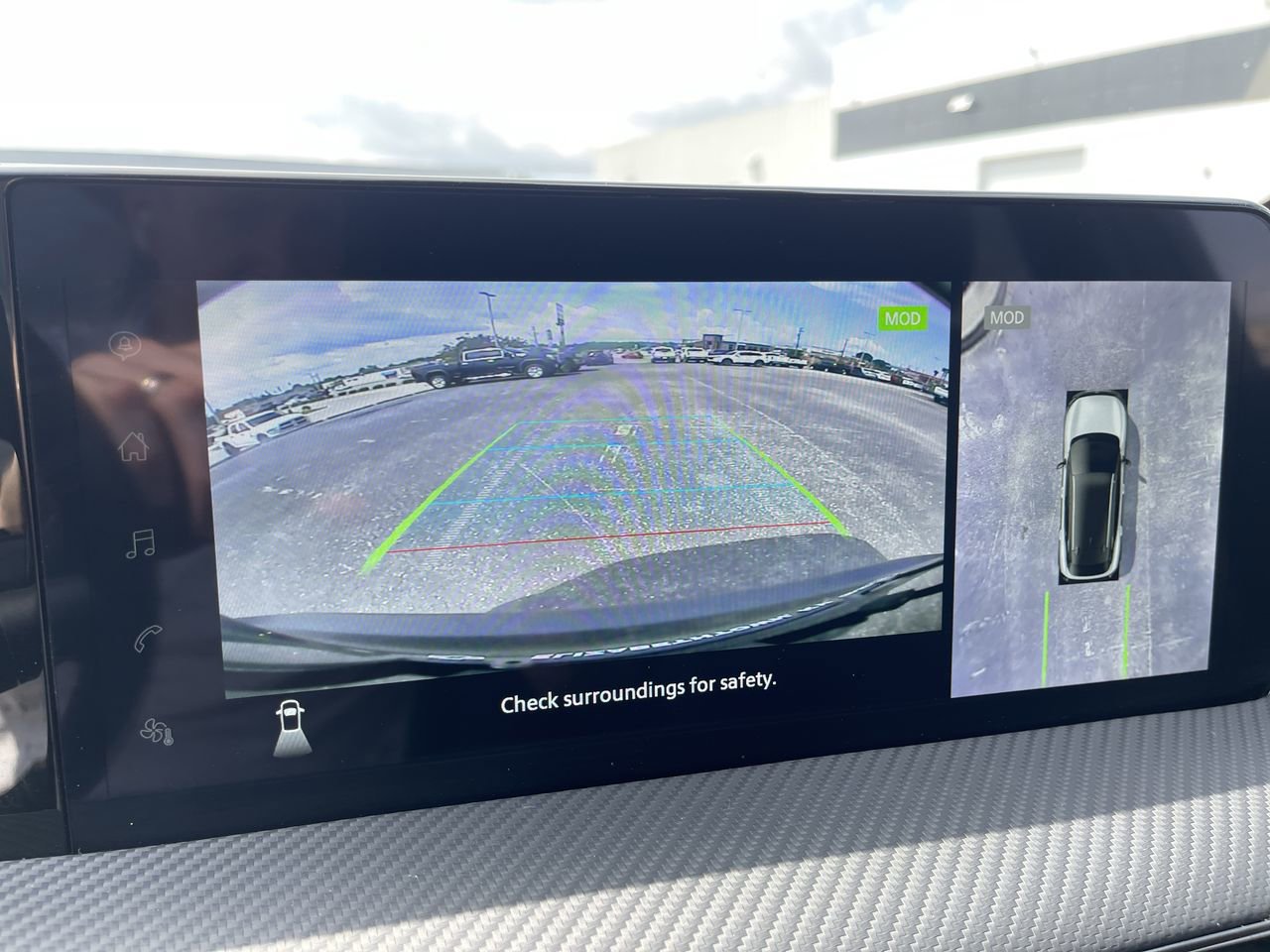 Used 2025 Nissan Kicks SR AWD/4WD image 14
