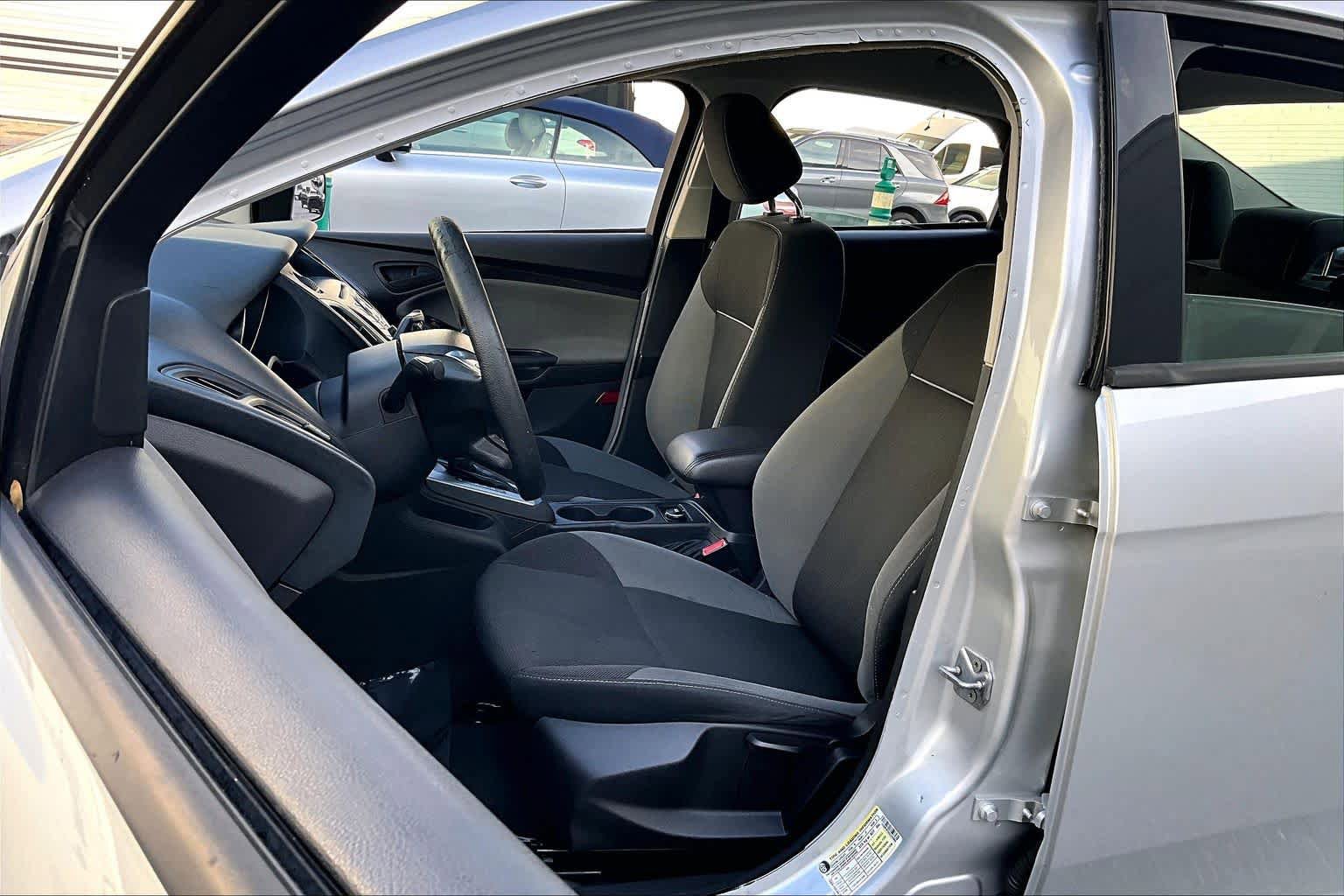Used 2012 Ford Focus SE FWD image 8
