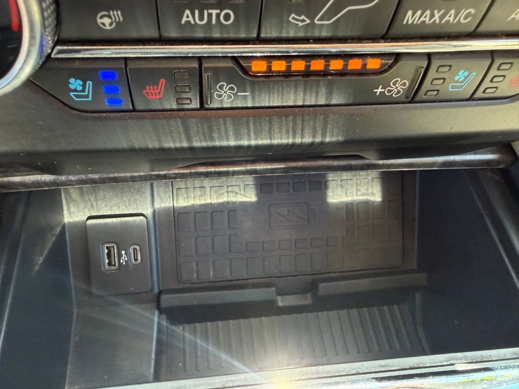 Used 2020 Ford Expedition Limited image 28