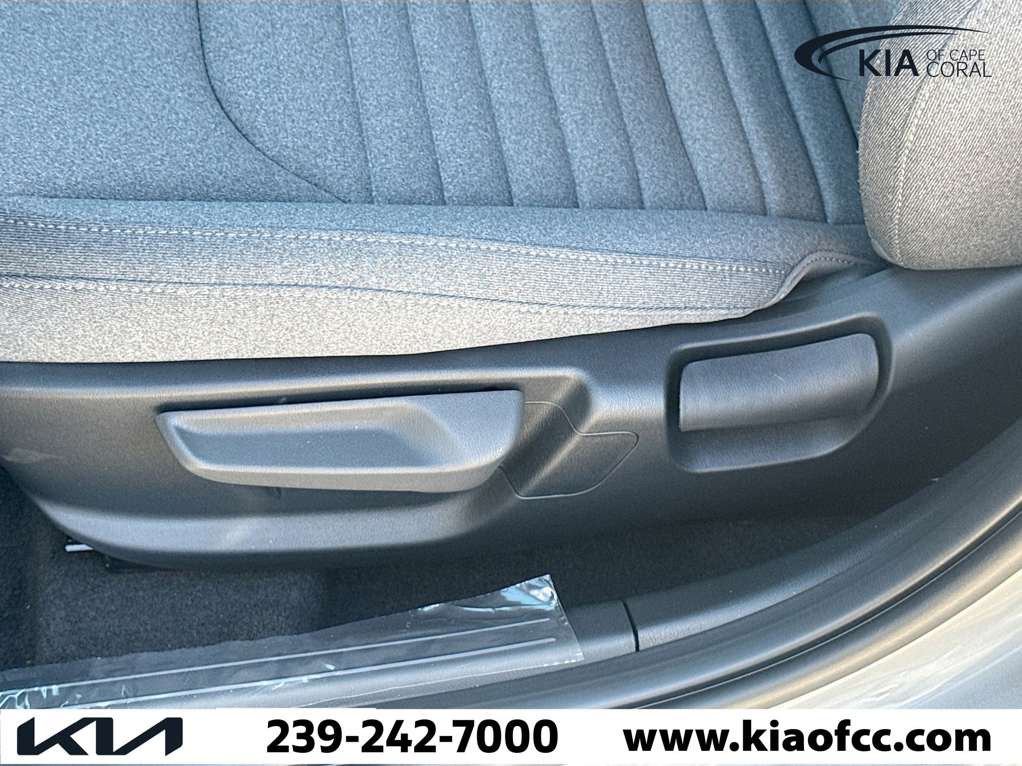 New 2025 Kia K4 EX image 38