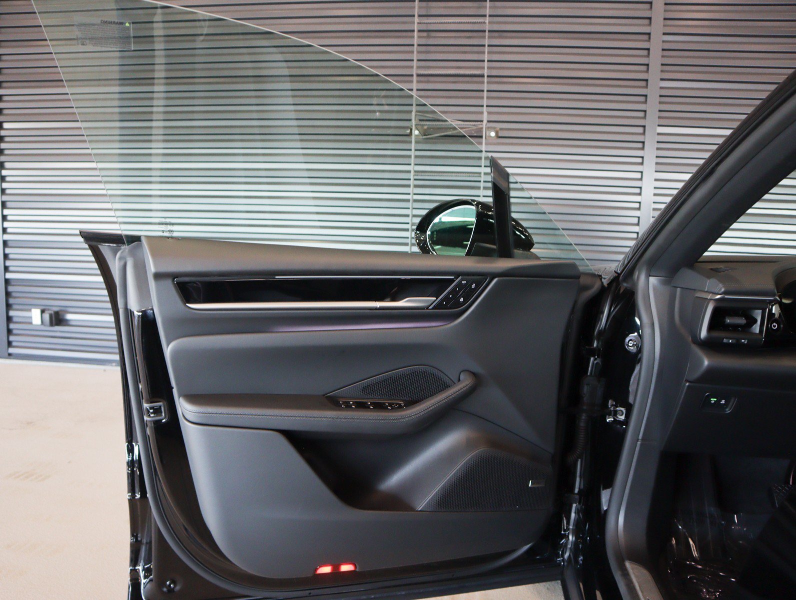 Certified 2026 Porsche Macan Electric RWD image 26