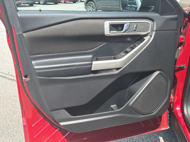 Certified 2020 Ford Explorer XLT w/ Comfort Package AWD/4WD image 12