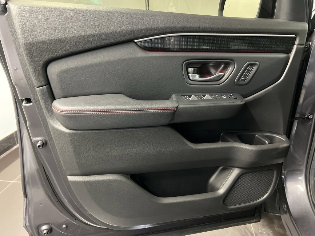 Used 2025 Honda Pilot Black Edition image 30