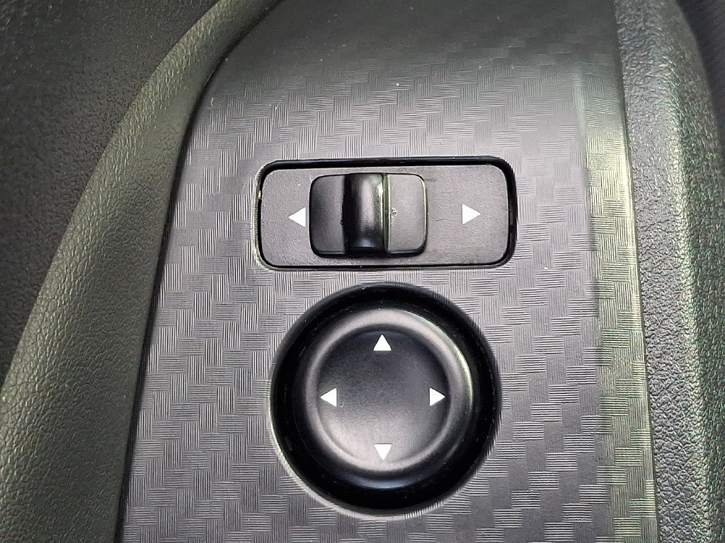 Used 2025 Nissan Altima 2.5 SV AWD/4WD image 25