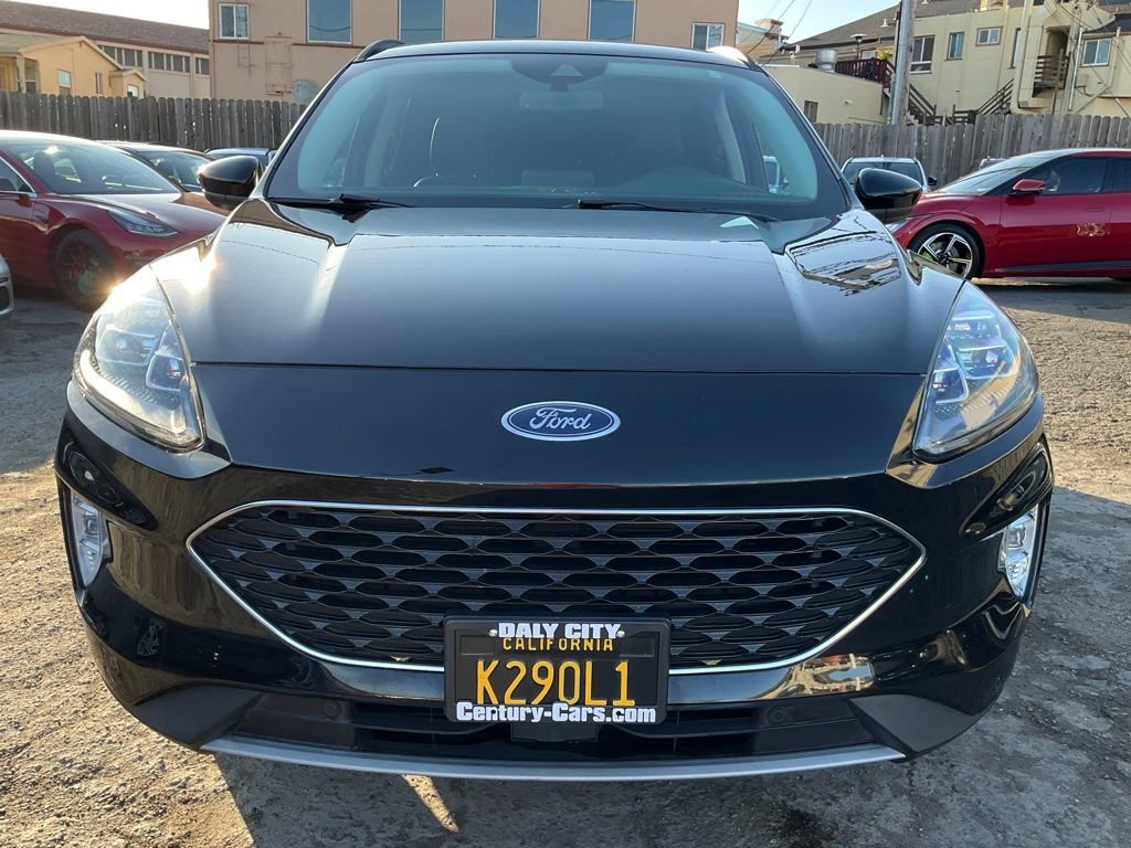 Used 2021 Ford Escape Titanium image 2