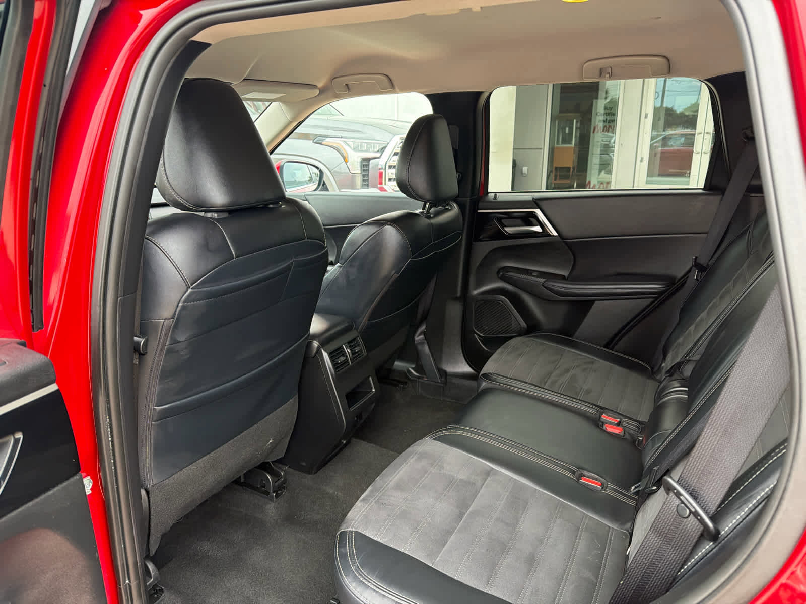 Used 2024 Mitsubishi Outlander SE FWD image 21