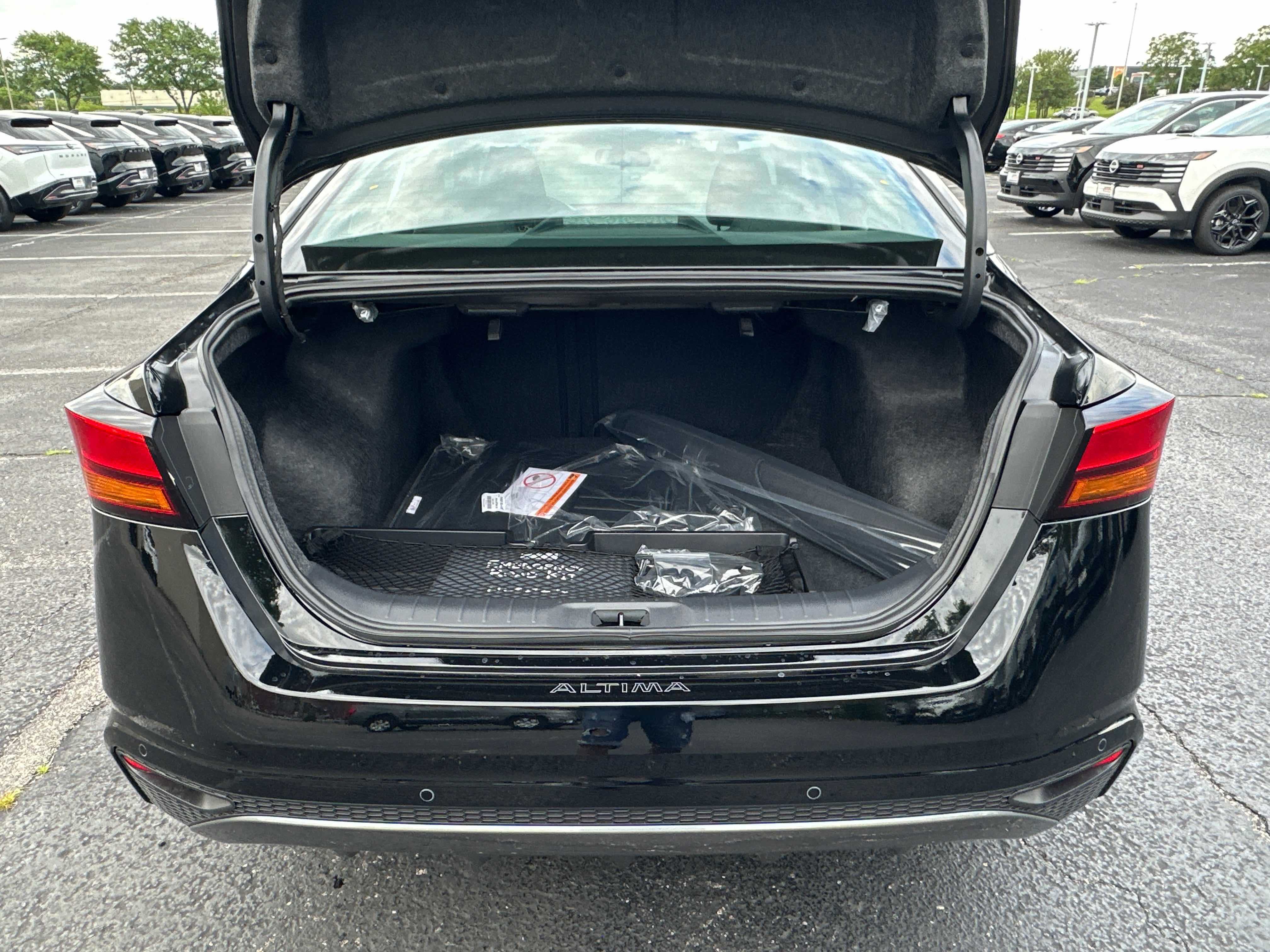 New 2026 Nissan Altima 2.5 SV FWD image 14