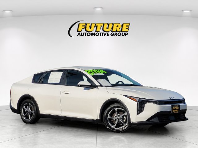 Used 2025 Kia K4 FWD image 1