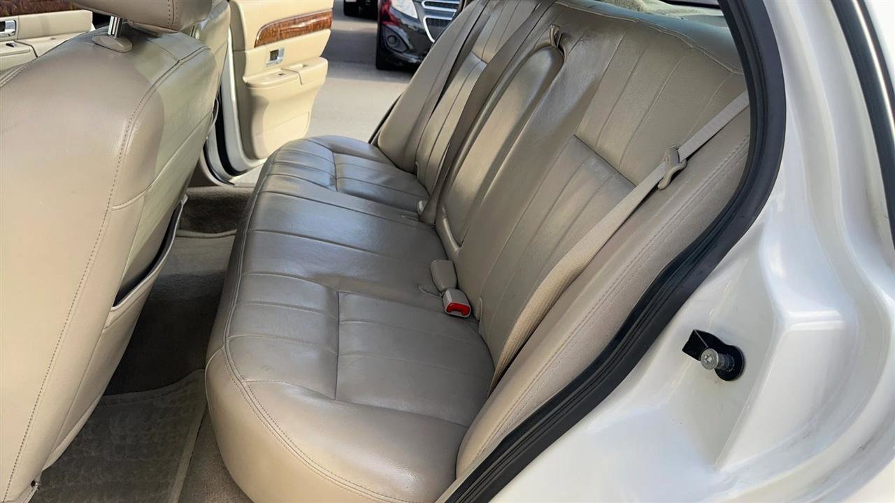 Used 2011 Mercury Grand Marquis LS image 27