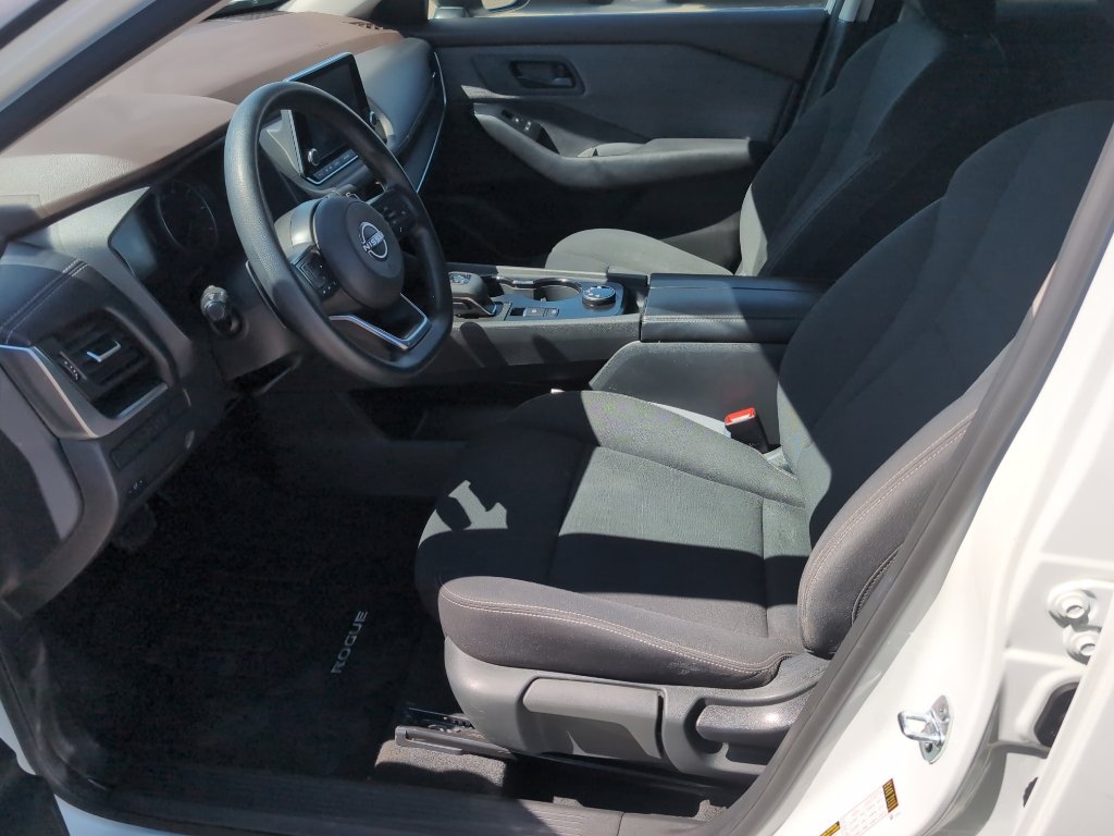 Used 2023 Nissan Rogue S AWD/4WD image 10