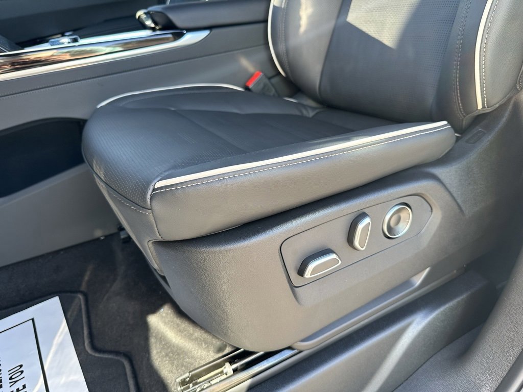 New 2026 Cadillac Escalade ESV Luxury w/ Touring Package image 39