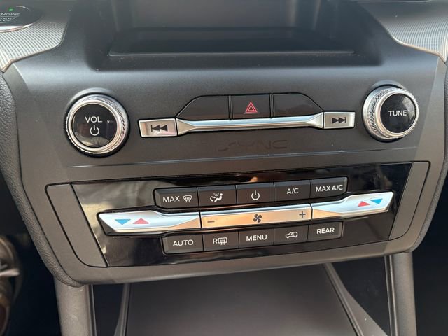 Used 2020 Ford Explorer XLT image 24