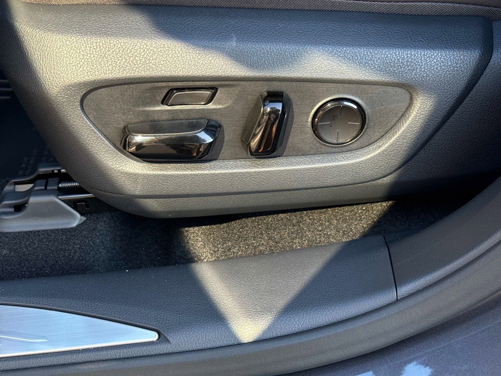 New 2026 Lexus RX 450h AWD image 9