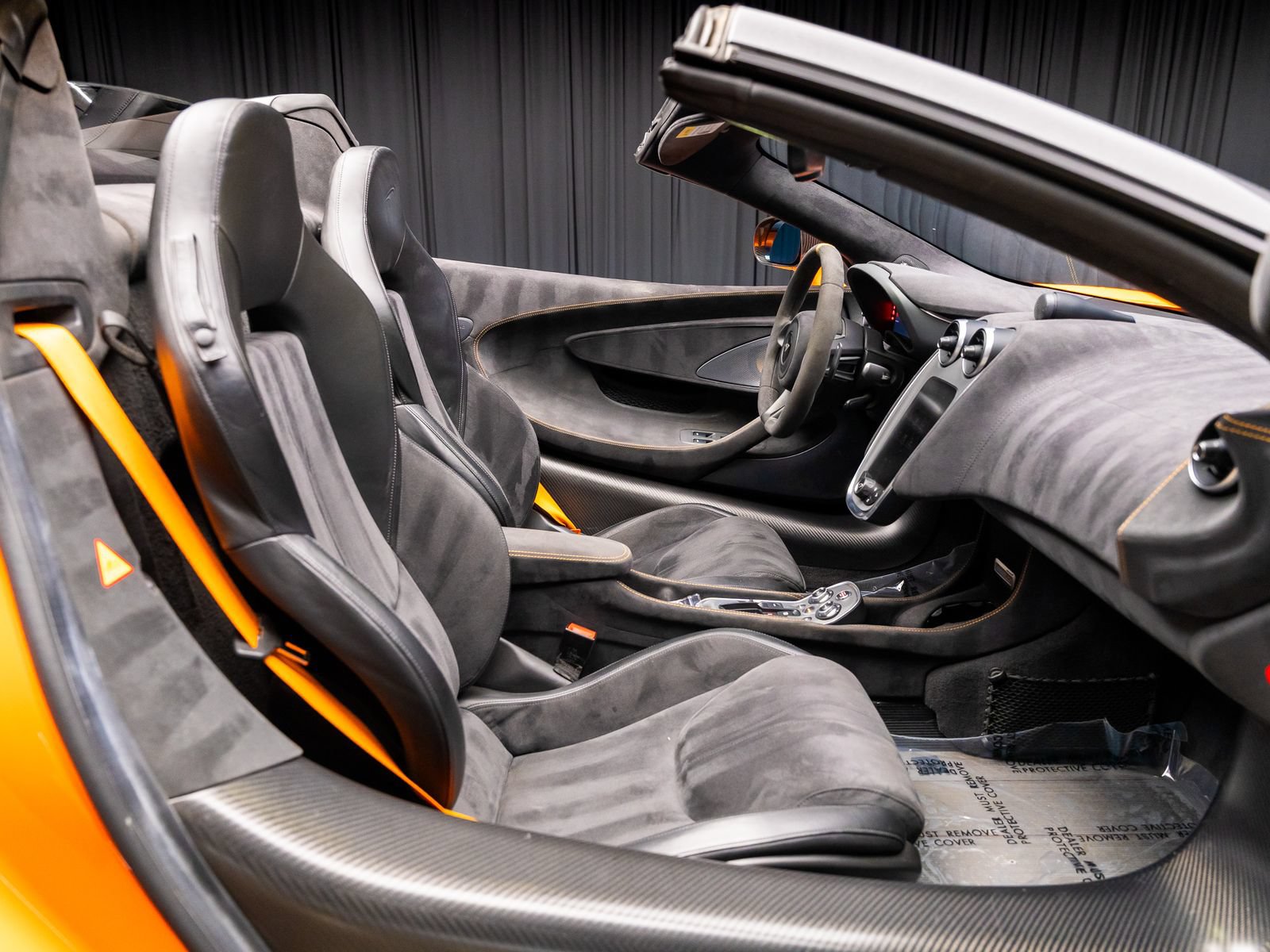 Used 2020 McLaren 600LT Spider RWD image 6