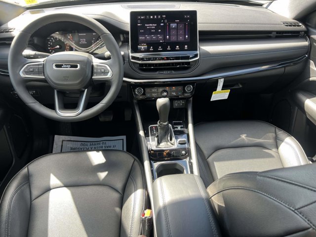 Used 2026 Jeep Compass Limited AWD/4WD image 12