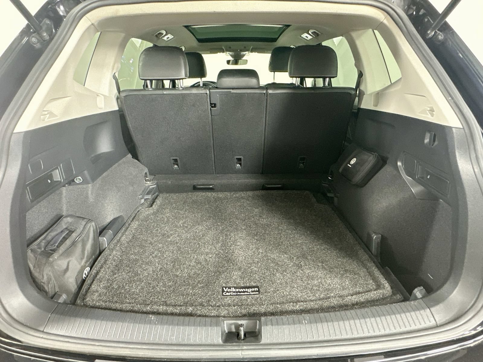 Certified 2023 Volkswagen Tiguan SE w/ Panoramic Sunroof Package AWD/4WD image 41