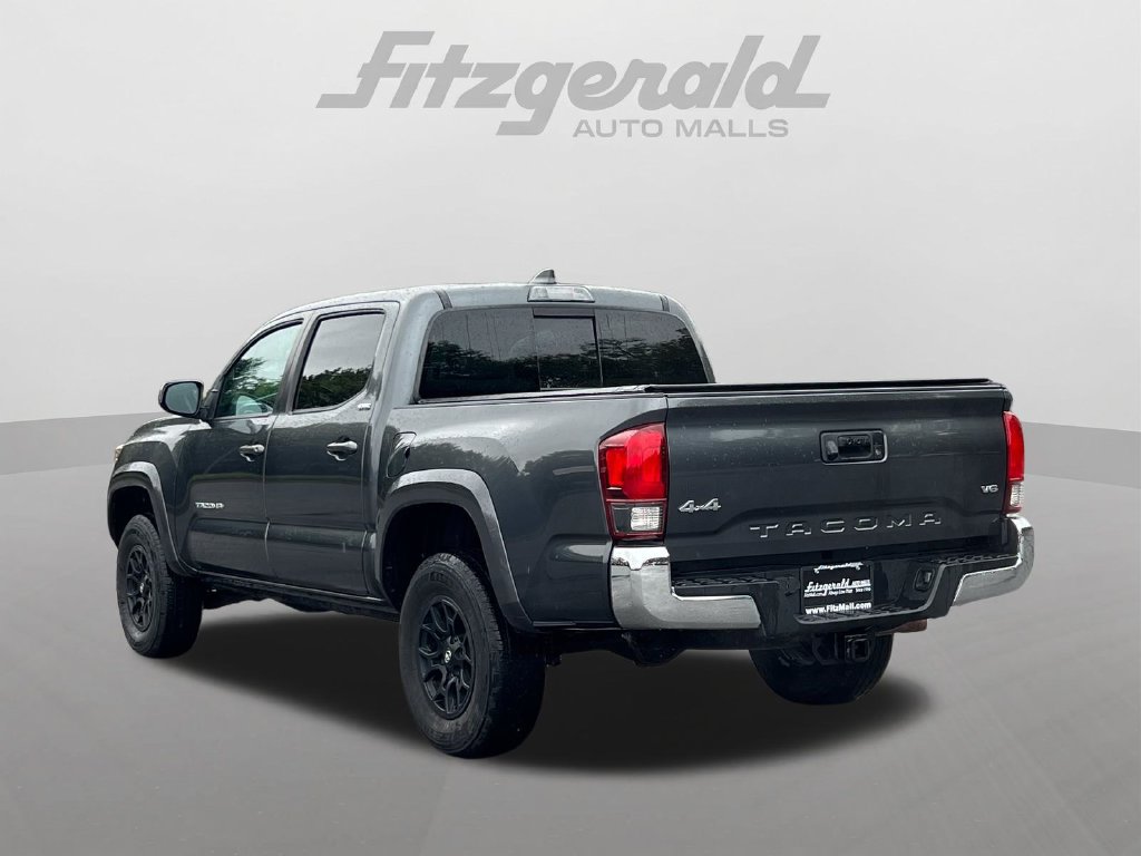 Used 2020 Toyota Tacoma SR5 AWD/4WD image 9