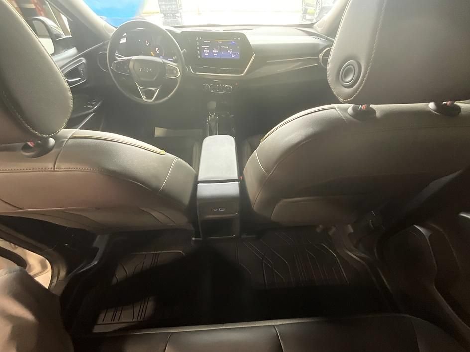 Used 2024 Chevrolet Trax ACTIV w/ Sunroof Package FWD image 23