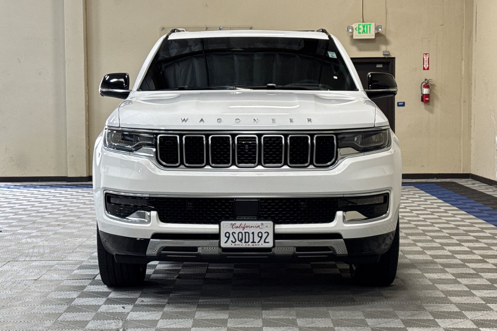 Used 2025 Jeep Wagoneer Series III w/ Premium Group I AWD/4WD image 9