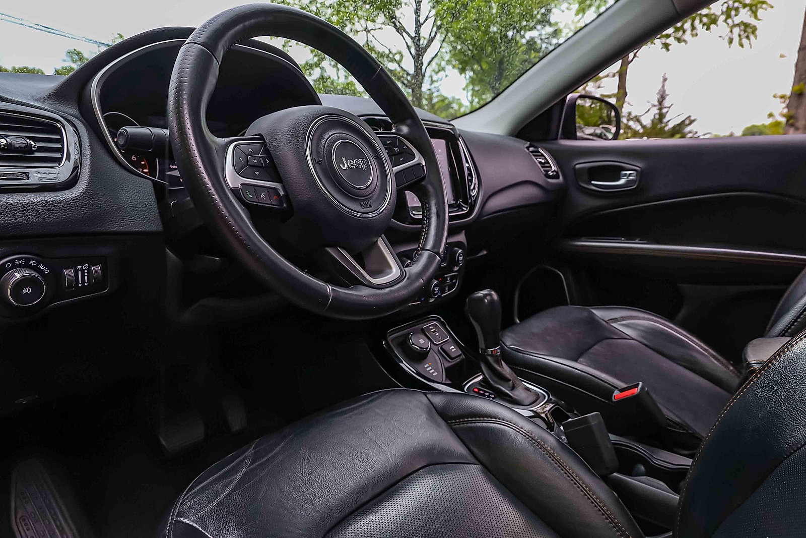 Used 2018 Jeep Compass Limited w/ Navigation Group AWD/4WD image 7