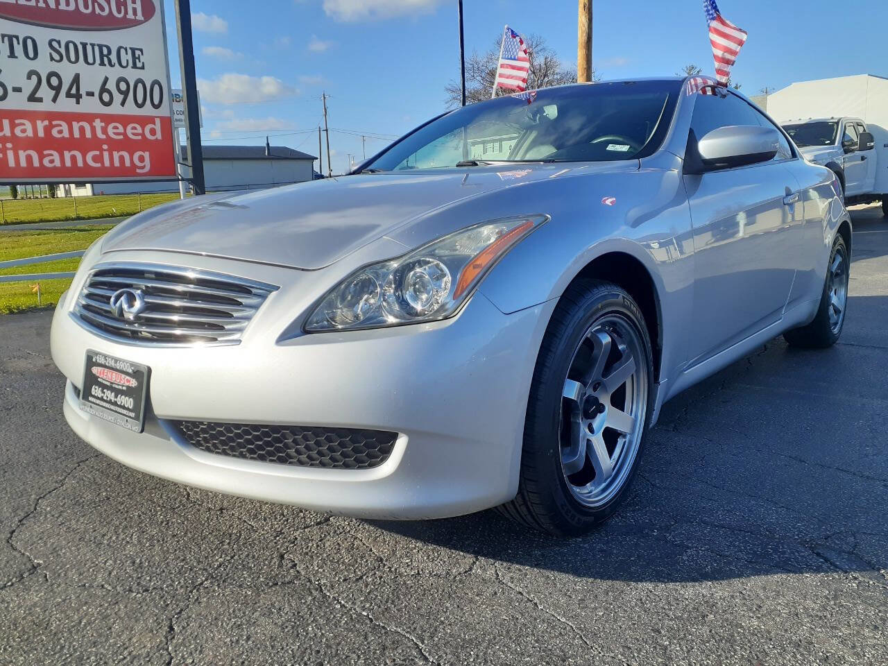 Used 2010 INFINITI G37 x Coupe w/ Premium Pkg image 2