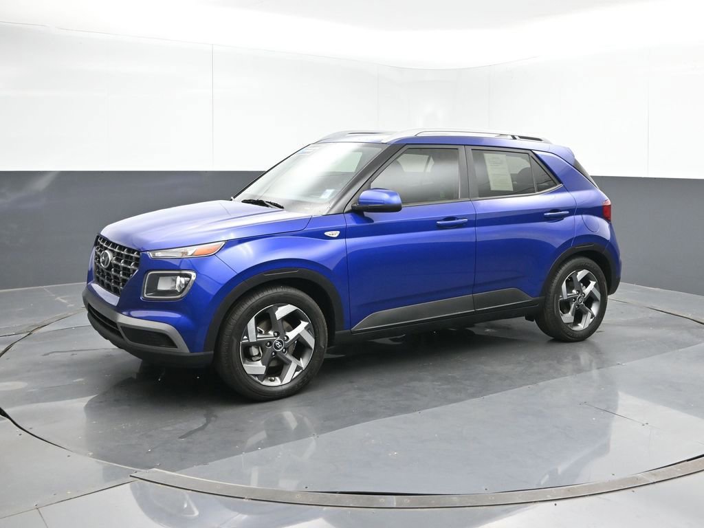 Used 2022 Hyundai Venue SEL w/ Cargo Package image 2