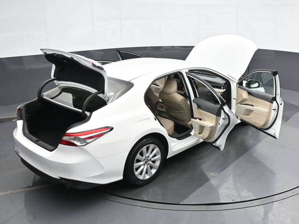 Used 2018 Toyota Camry LE FWD image 40