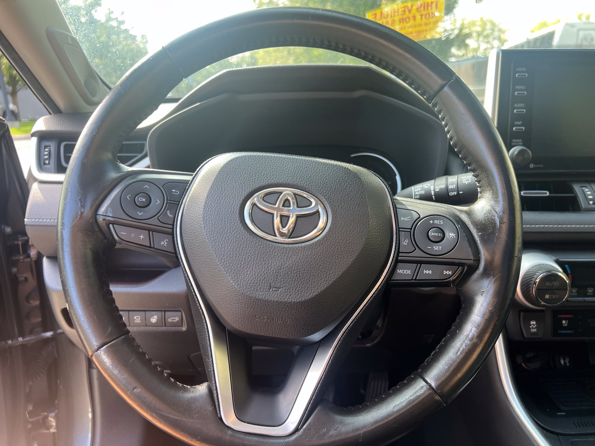 Used 2019 Toyota RAV4 Limited w/ Advanced Technology Package FWD image 16