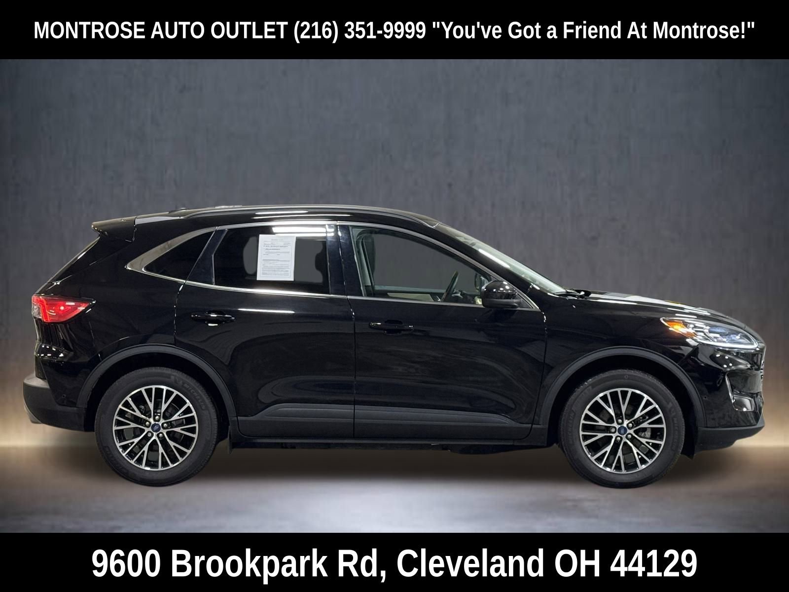 Used 2022 Ford Escape Titanium w/ Titanium Premium Package image 3