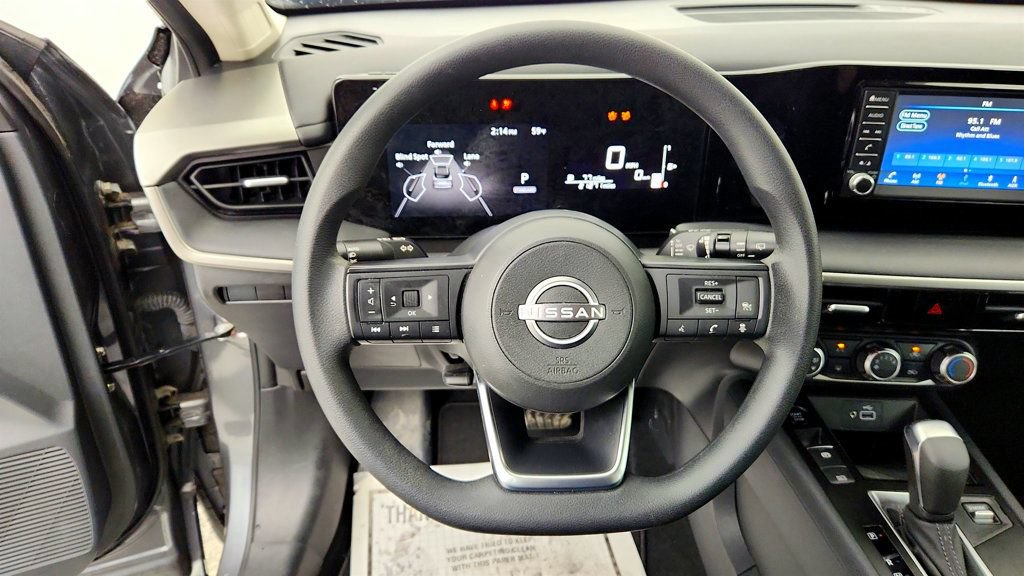 Used 2025 Nissan Kicks S FWD image 13