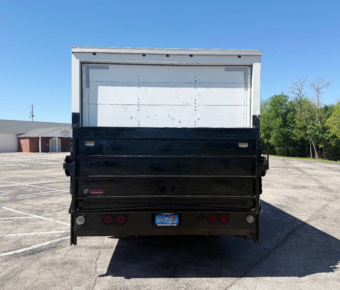 Used 2017 GMC Savana 3500 Extended RWD image 6