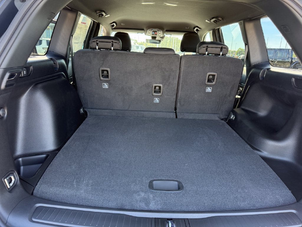 New 2027 Jeep Grand Cherokee Laredo RWD image 21