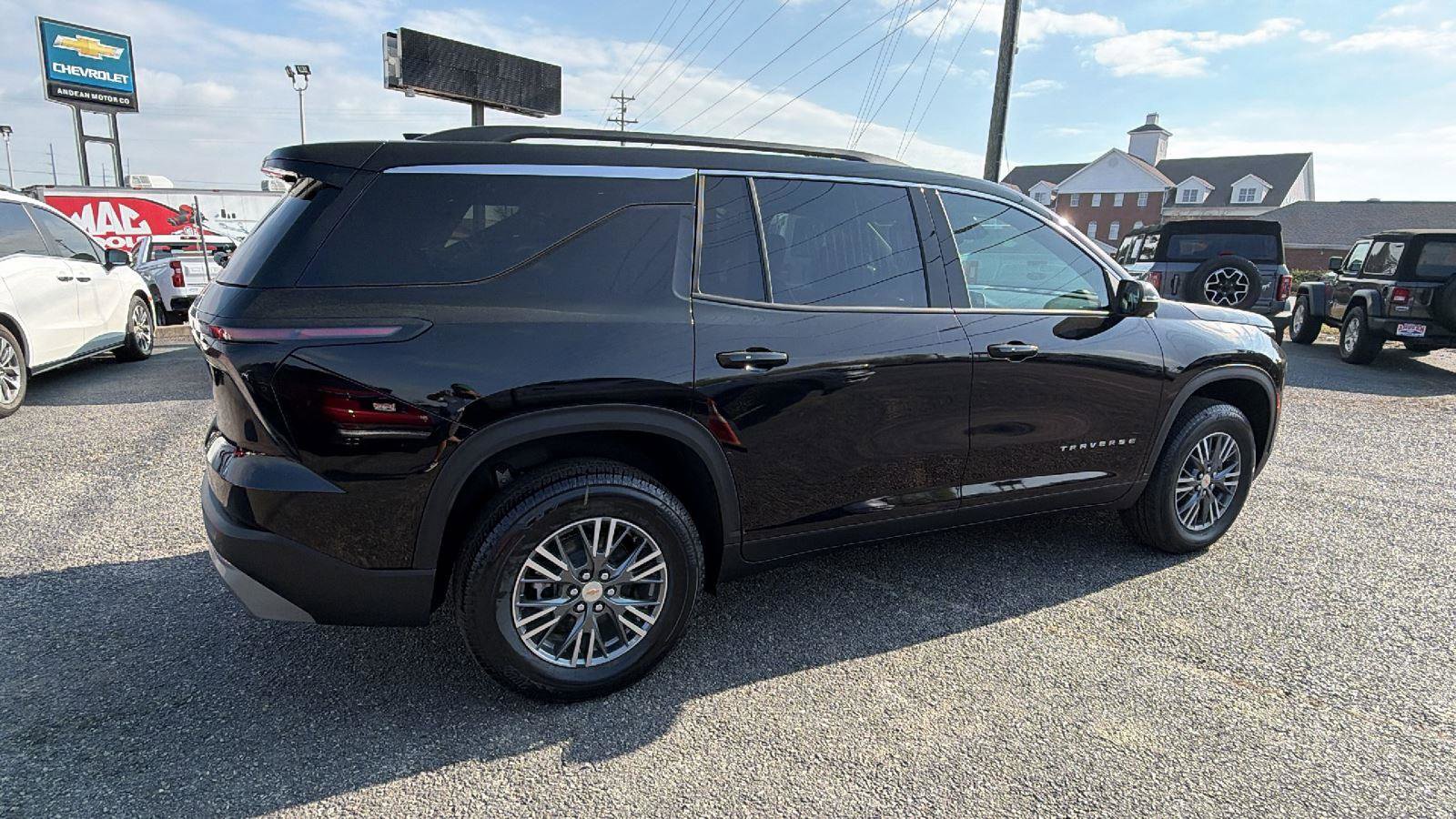 New 2026 Chevrolet Traverse LT image 5