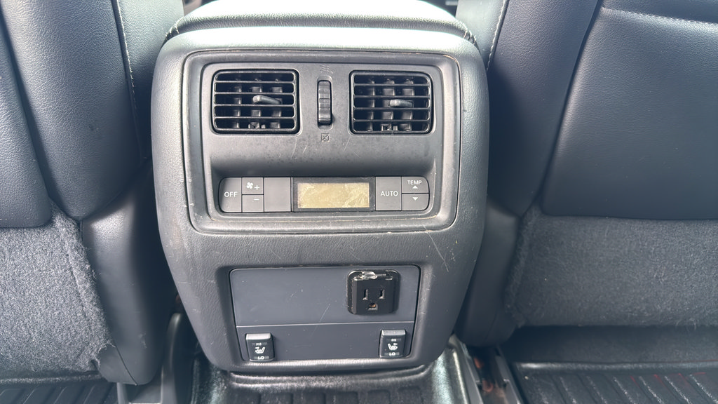 Used 2017 Nissan Pathfinder Platinum AWD/4WD image 18