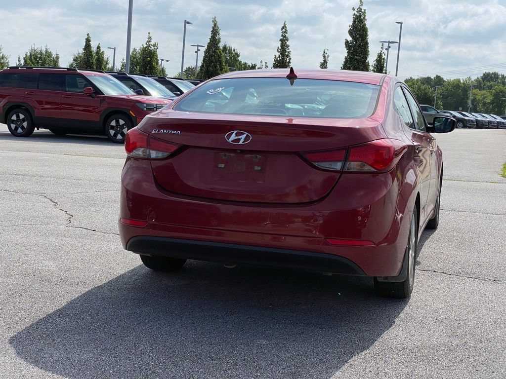 Used 2015 Hyundai Elantra SE w/ Option Group 02 FWD image 8