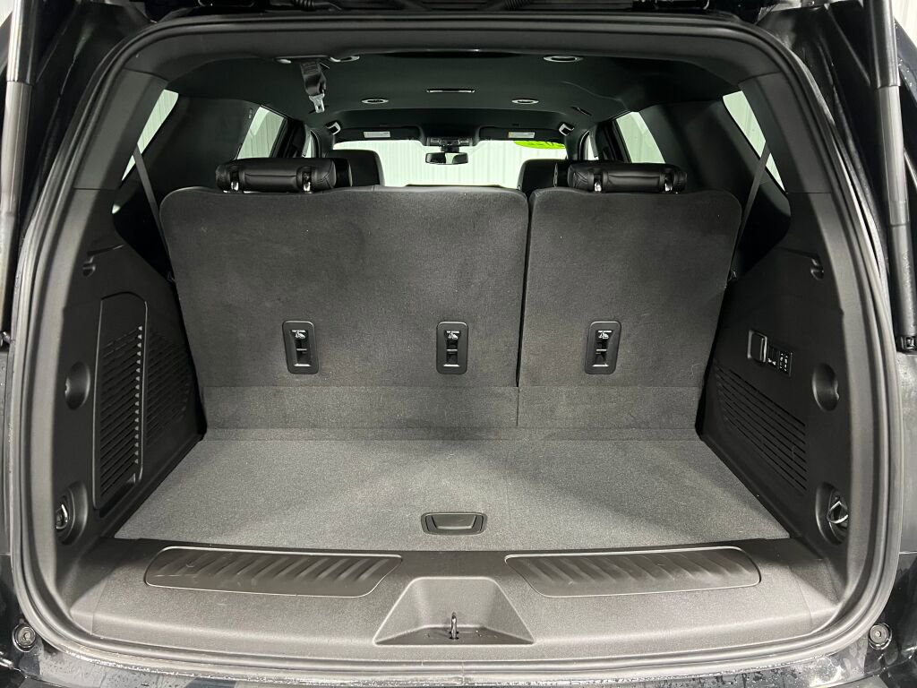 Used 2022 Chevrolet Tahoe LT w/ Luxury Package image 8