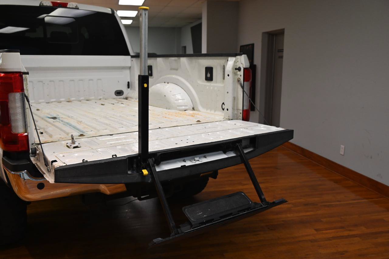 Used 2017 Ford F250 Lariat w/ Lariat Ultimate Package AWD/4WD image 19