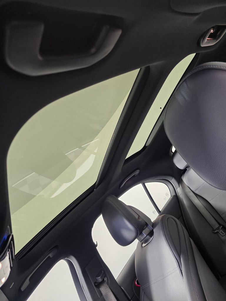 Certified 2025 Mercedes-Benz C 300 Sedan image 12
