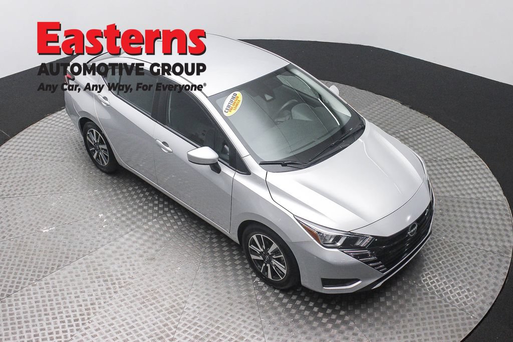 Used 2023 Nissan Versa SV FWD image 5