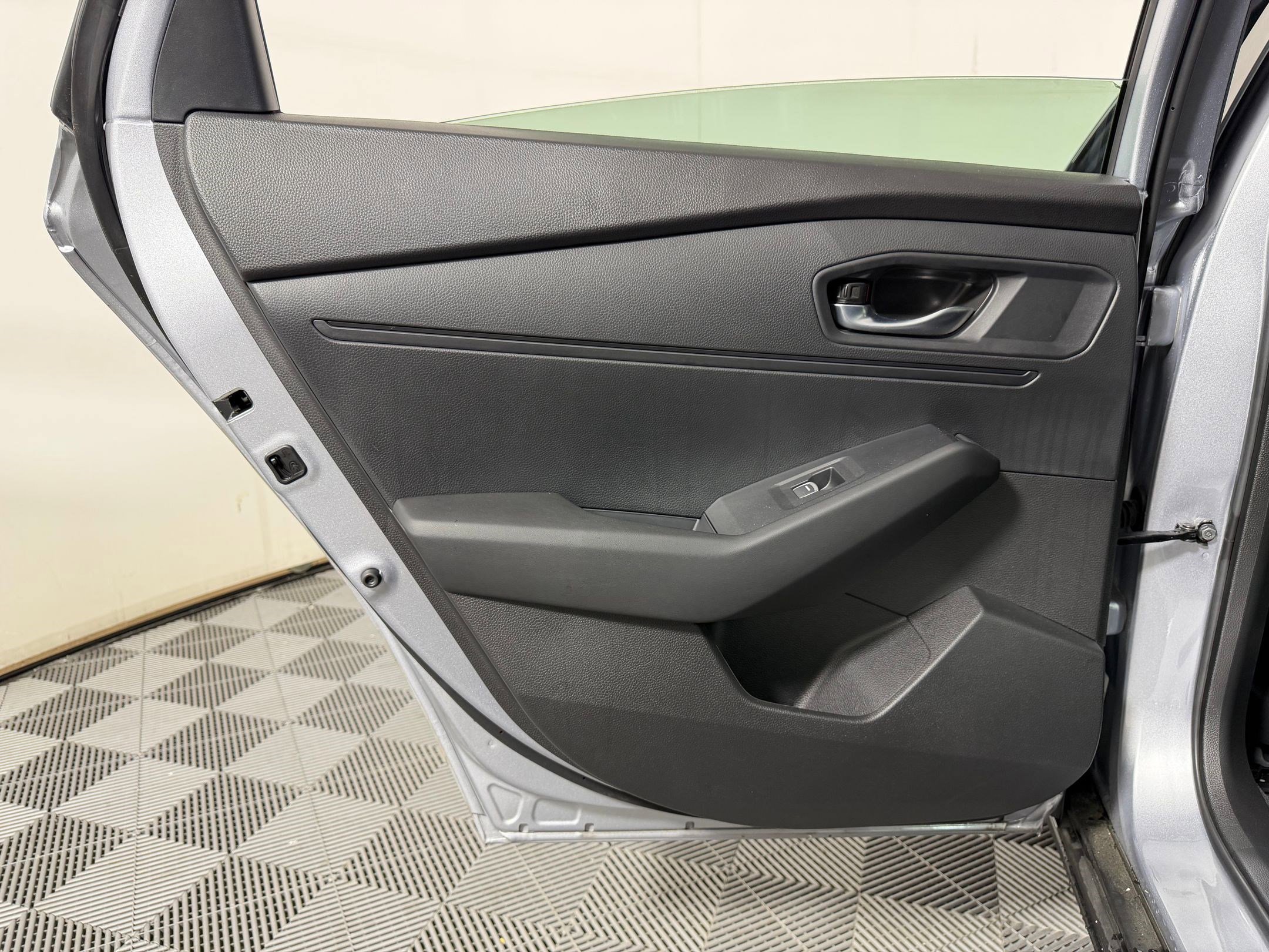 Certified 2025 Honda Accord Sport image 25